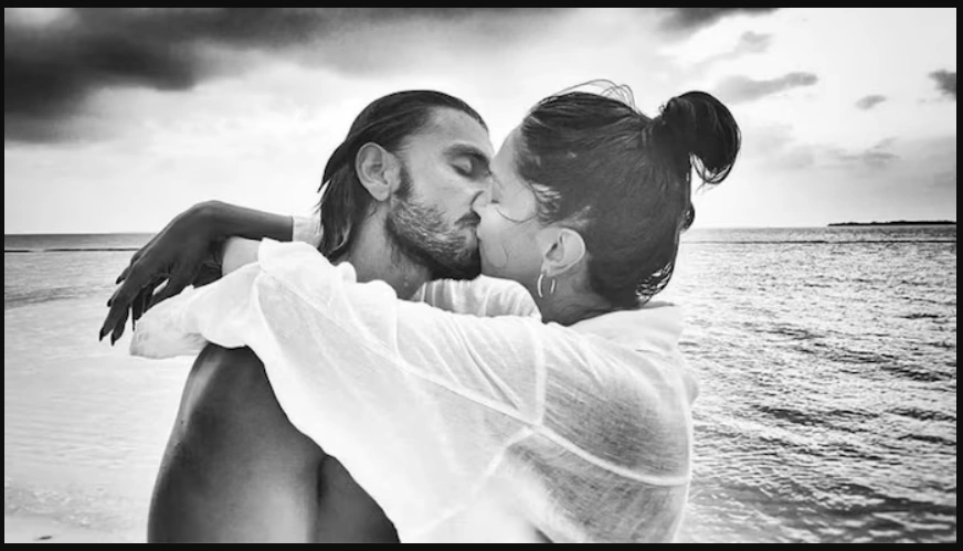 pregnant-deepika-padukone-babymoon-beach-photo Pregnant Deepika Padukone With Ranveer Singh