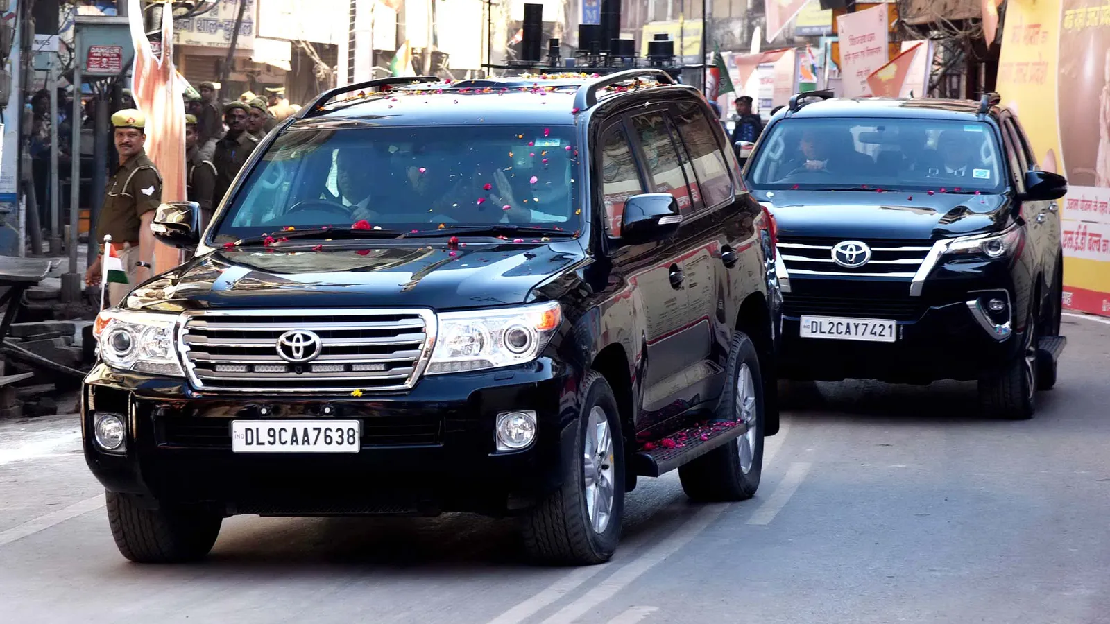 Narenda-Modi-cars-Toyota-Land-Cruiser Narenda-Modi-cars-Toyota-Land-Cruiser
